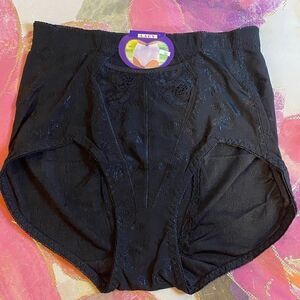 Lacy assorted embroidery floral design panties